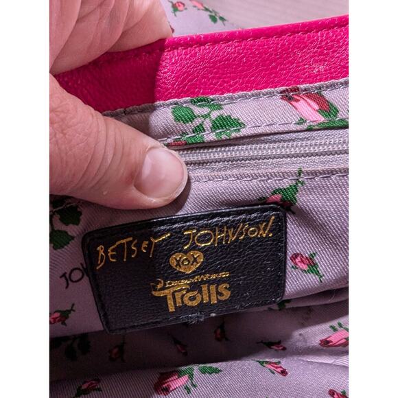 Betsey Johnson XoXo TROLLS Hot Pink W/ Charms Floral Lining Crossbody Bag Purse - Picture 7 of 7